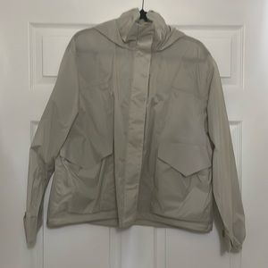 Lululemon women’s windbreaker jacket